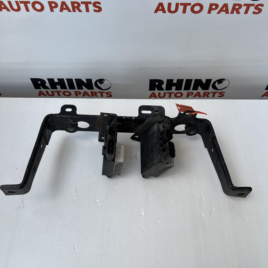 2010 Toyota Hiace - Cooling Fan Control Module PN: 8925726020