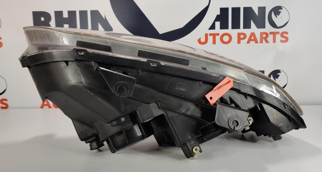 2006 -
  2010
  Holden
  Commodore
  VE
  Right Headlight
  TYC20B599