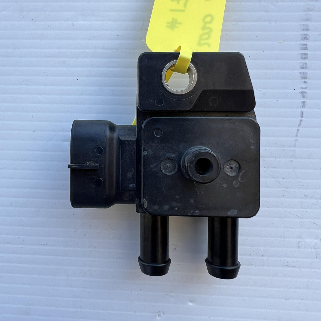 2007 -
  2021
  Hyundai
  iLoad
  Cargo
  Exhaust Pressure Sensor
  392102A800