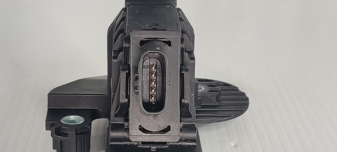 2022 Mazda BT-50 TF - Accelerator Pedal PN: 8983793051