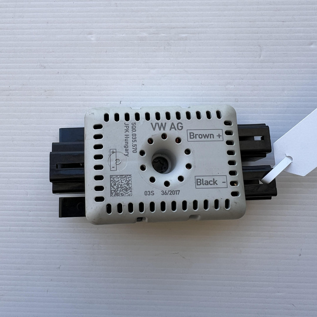 2018 Volkswagen Golf - Antenna Amplifier Module