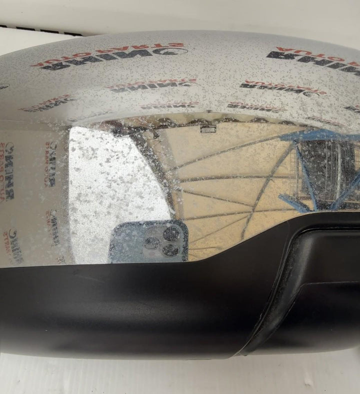 2015 -
  2021
  Nissan
  Navara
  ST
  Right Door Mirror
