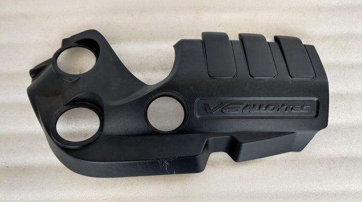 2006 -
  2013
  Holden
  Commodore
  VE
  Engine Cover
  92180623