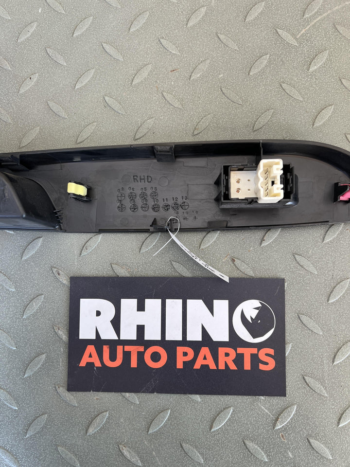 2016 Toyota Hiace V H200 - Left Front Window Switch