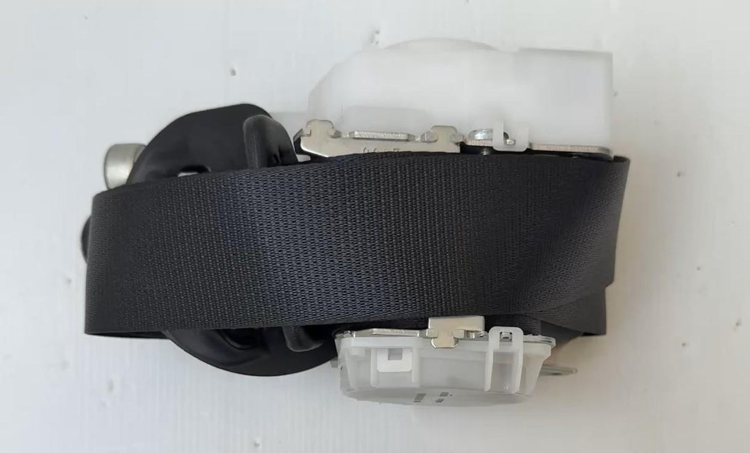 -
  
  Toyota
  Corolla
  Hybrid
  Left Front Seat Belt