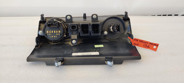 2015 -
  2025
  Nissan
  Navara
  
  4WD Engagement Switch
  682464JA0A