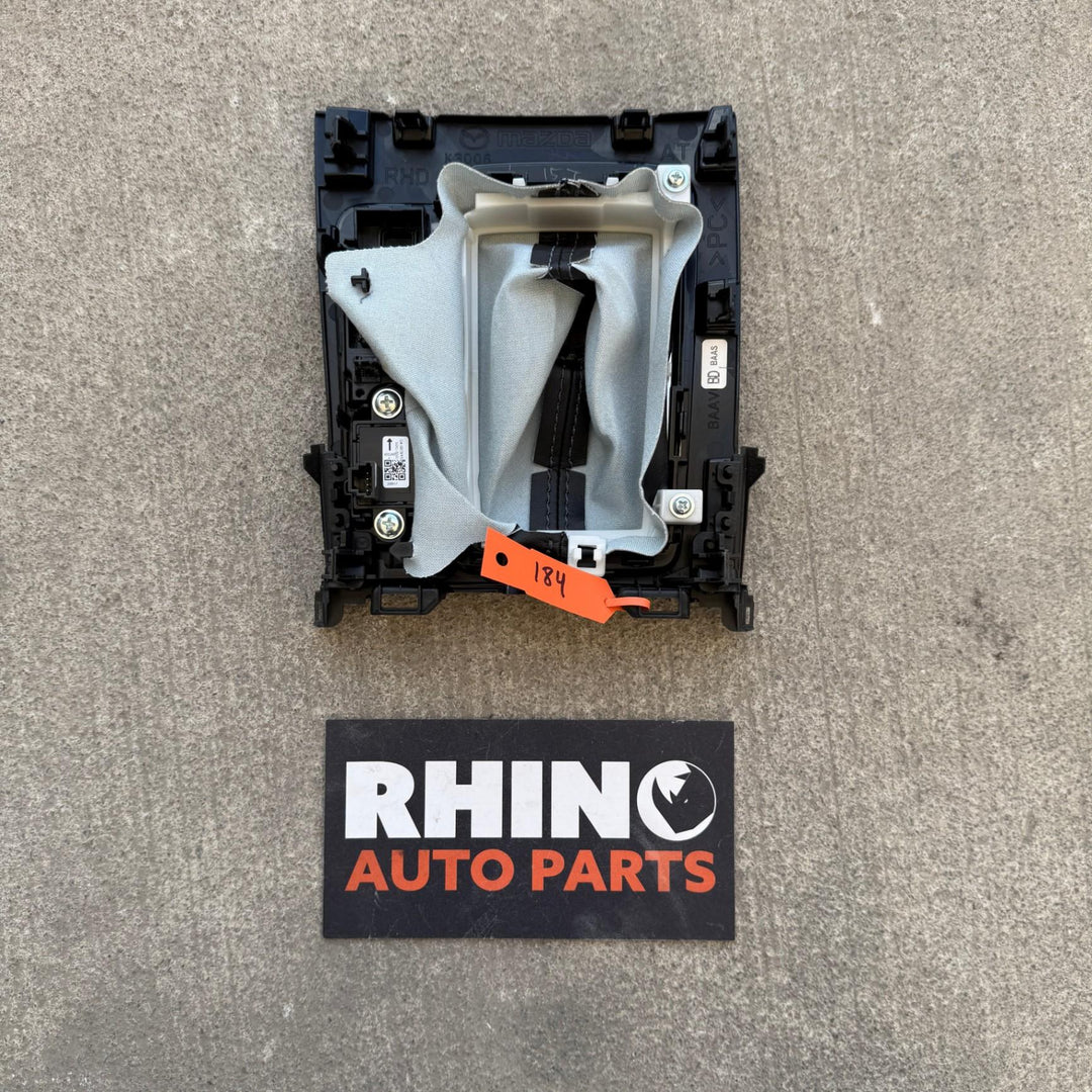 Shifter Surround, G46C66YKO, 2018, Mazda, Mazda3