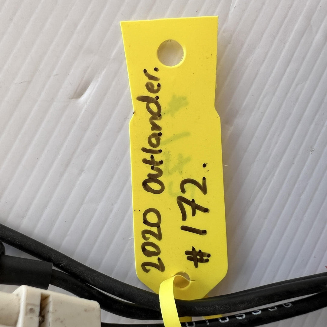 2015 -
  2021
  Mitsubishi
  Outlander
  Black Edition
  Antenna