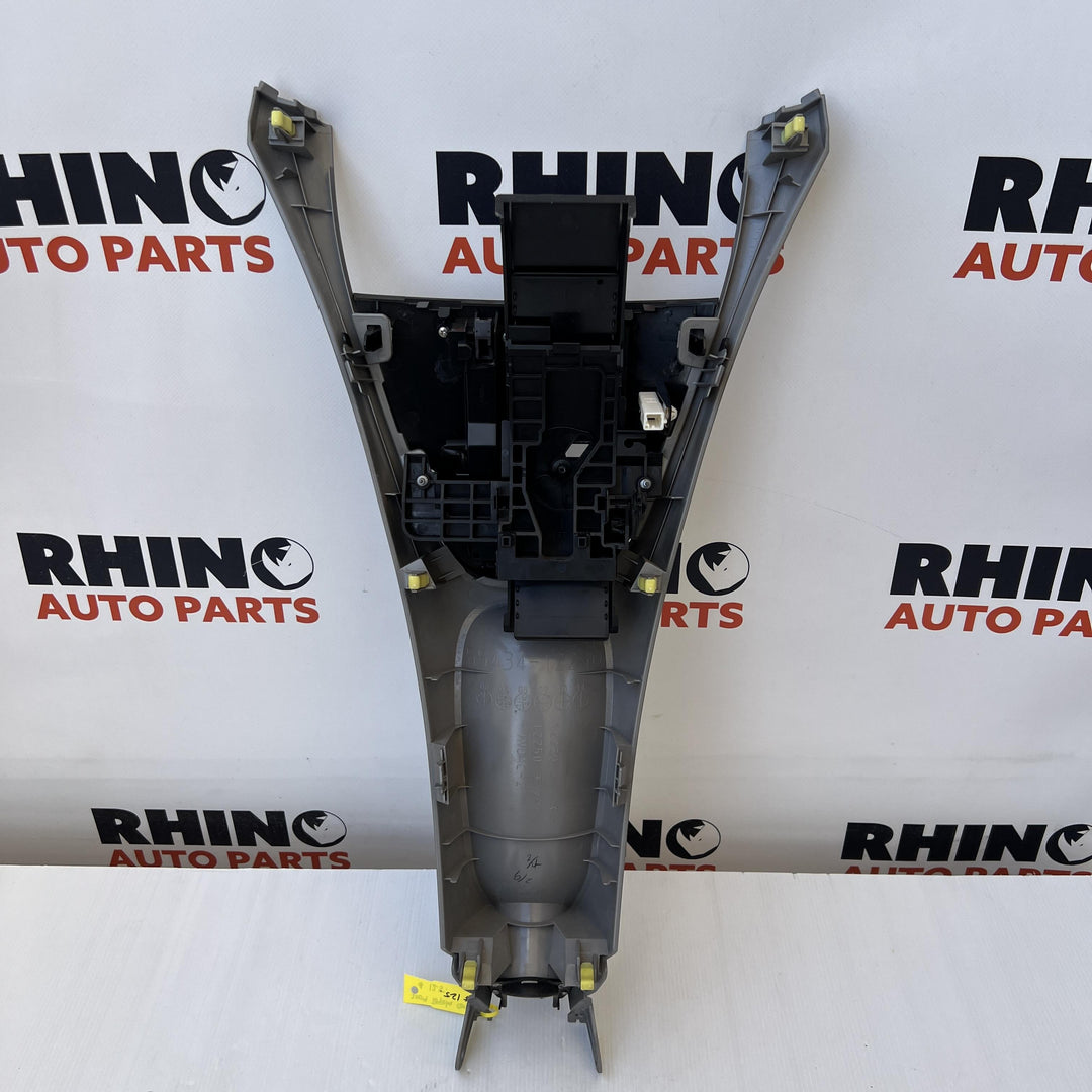 2007 -
  2013
  Toyota
  Corolla
  
  Shifter Surround
  5543412230