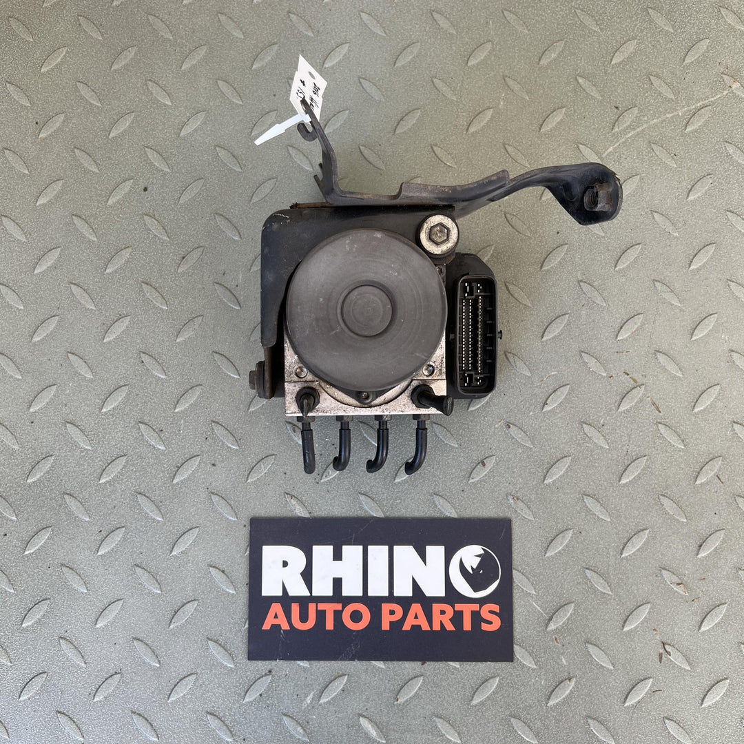 2016 Toyota Hiace V H200 - ABS Pump/Modulator