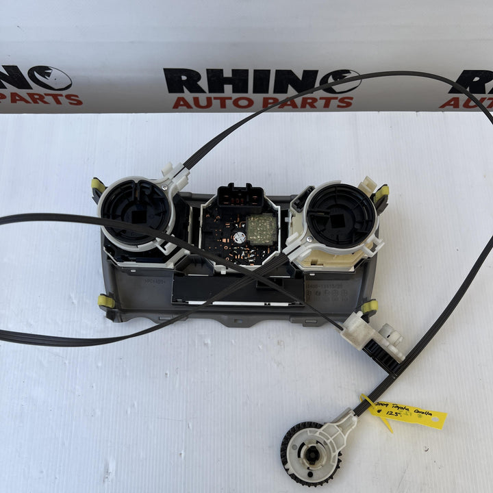 2007 -
  2012
  Toyota
  Corolla
  
  Heater/AC Controls
  5540612410