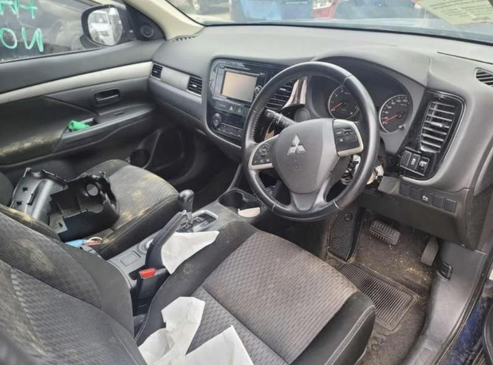 2014 Mitsubishi Outlander III ZK - Courtesy Light