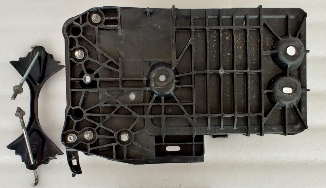 2015 -
  2015
  Mazda
  Mazda3
  Maxx
  Battery Tray