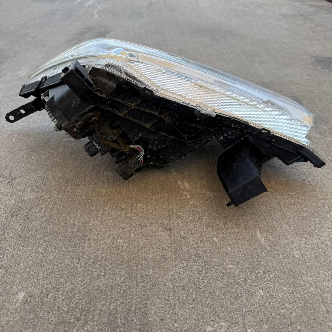 2015-2020 Nissan Navara - Right Headlight