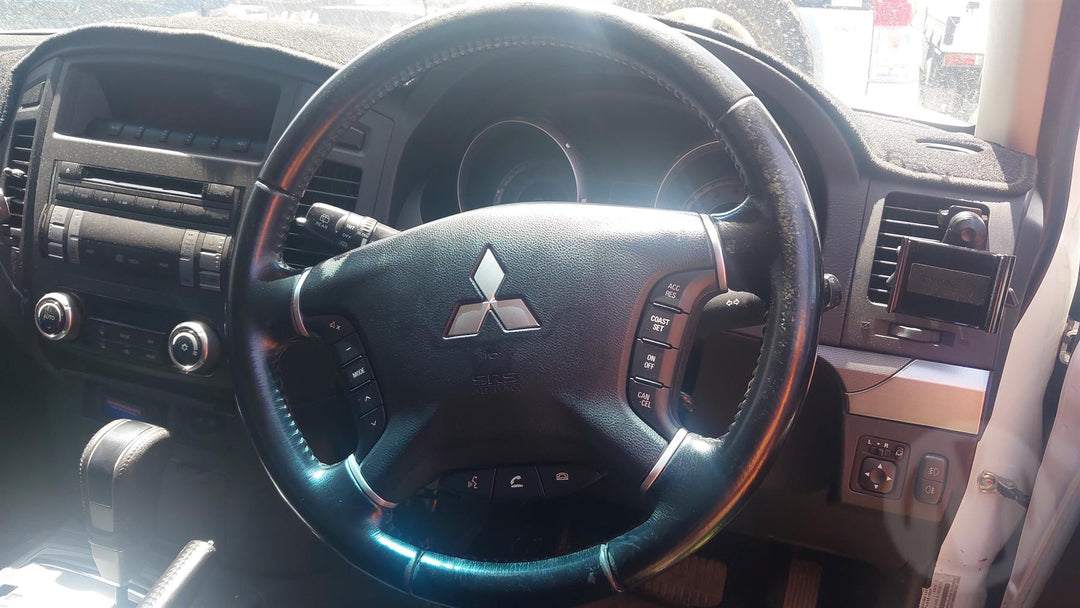 2012, Mitsubishi, Pajero NW, GLX-R