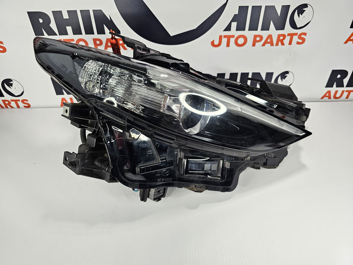 2019, Mazda, 3, G25 EVOLVE, BP, Right Headlamp 03/19-23 SEDAN/HATCH