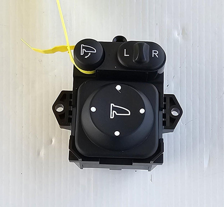 2016 -
  2021
  Honda
  Civic
  VTiLX
  Mirror Adjuster Switch
  T7AJ110M