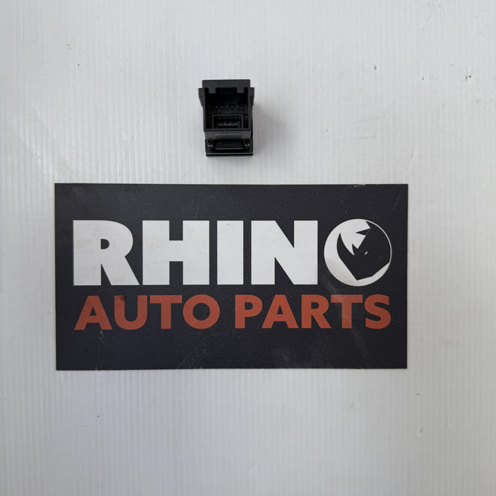 -
  
  Toyota
  Corolla
  Hybrid
  USB Charger Port