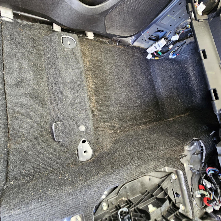2022 Isuzu MU-X - Carpet