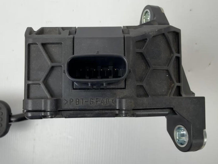 -
  
  Toyota
  Corolla
  Hybrid
  Accelerator Pedal
  7811012091