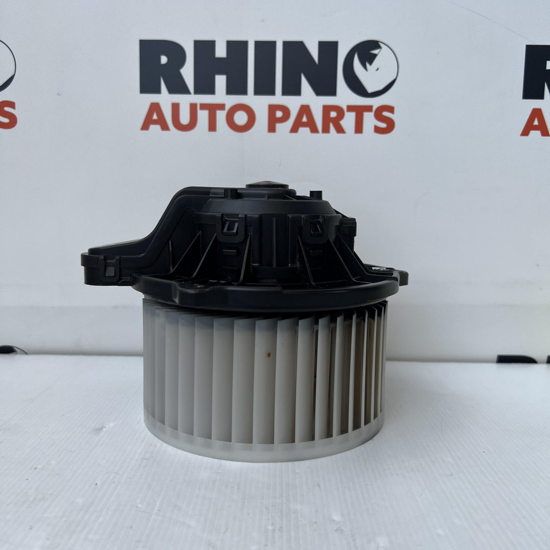 2017 Mazda BT-50 MM0UR0YE100683481