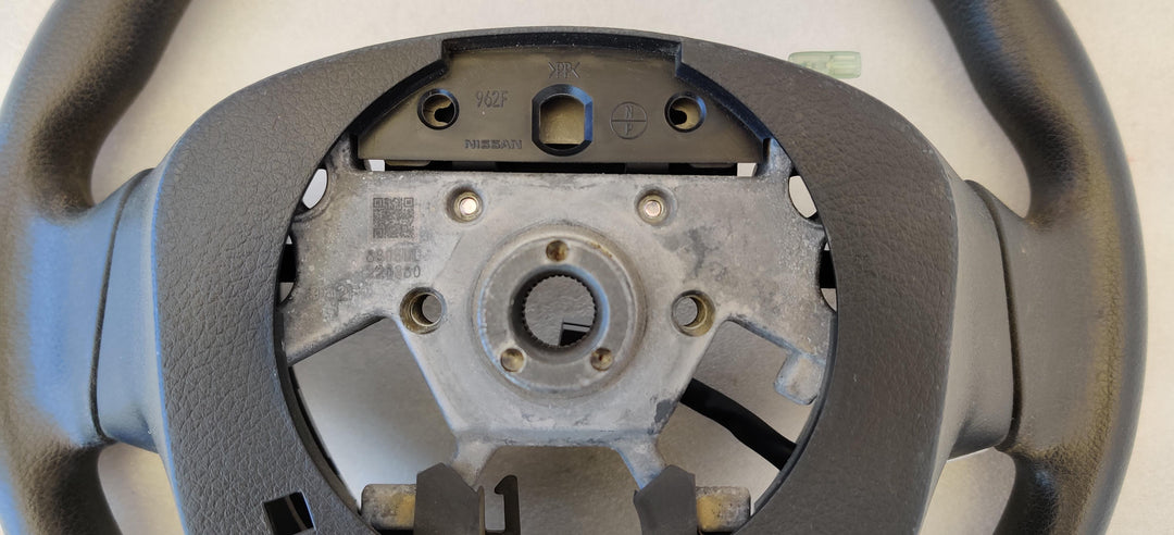 2016 -
  2021
  Nissan
  Navara
  
  Steering Wheel
  8806UL220380