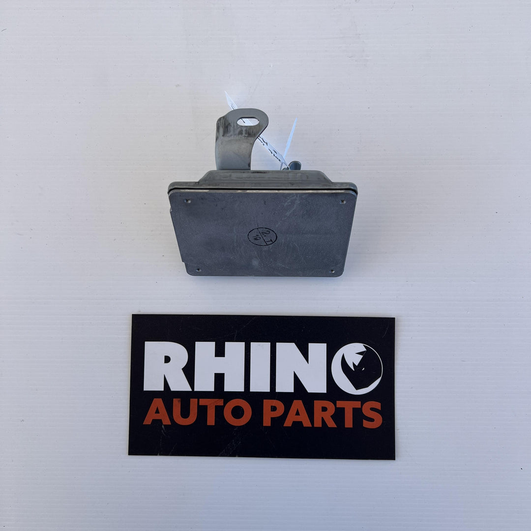 2016 Toyota Camry XV50 - Electronic Module PN: 8815033120