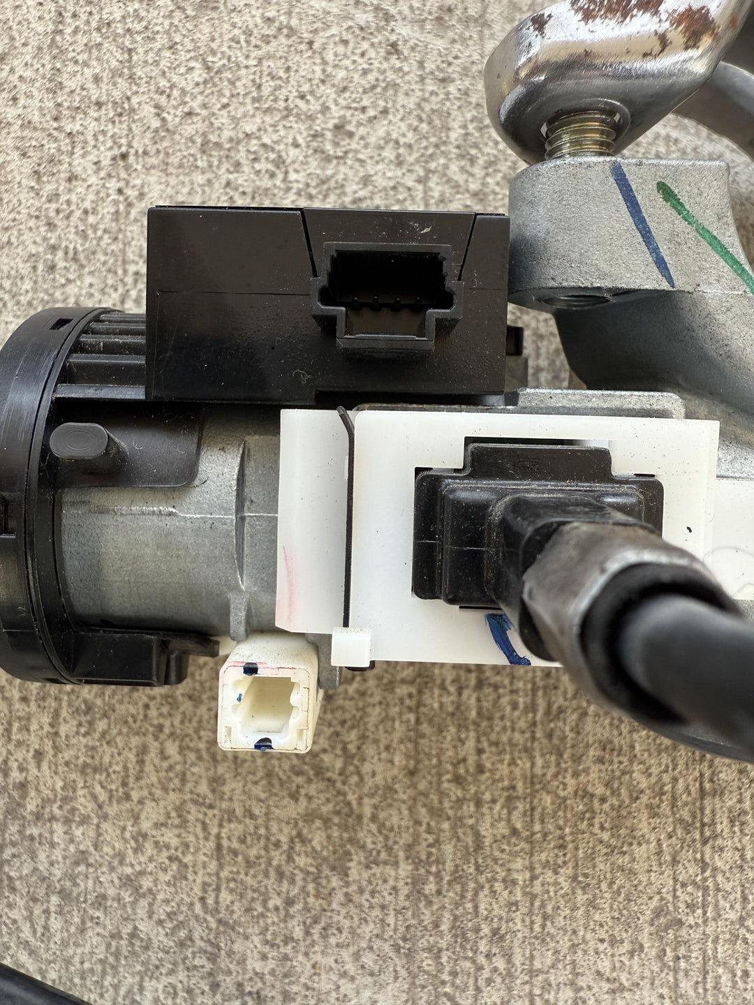 2015 -
  2021
  Nissan
  Navara
  ST
  Ignition With Key
  VP2R1FAAB1T