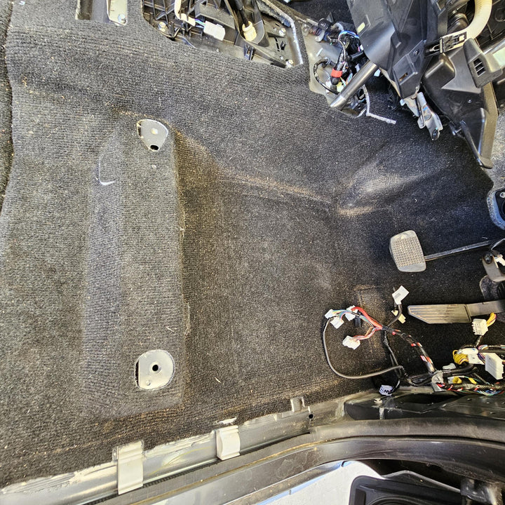 2022 Isuzu MU-X - Carpet