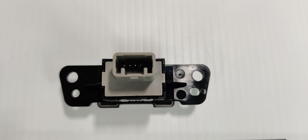 2015 -
  2021
  Mitsubishi
  Outlander
  Black Edition
  Flasher/Hazard Relay