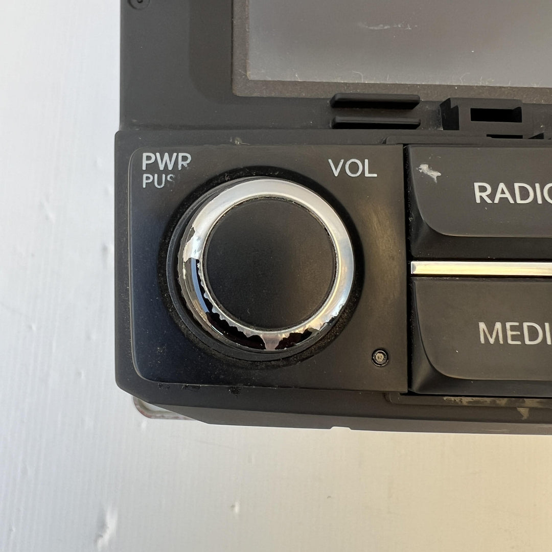 2020 Hyundai iLoad TQ - Dash Display Unit PN: 961604H1004X