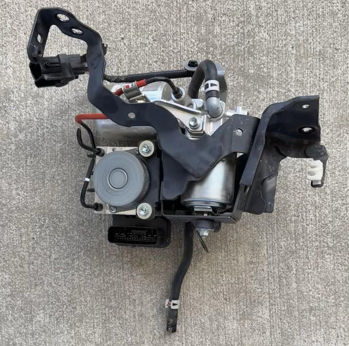 -
  
  Toyota
  Corolla
  Hybrid
  ABS Pump/Modulator
  11304041450