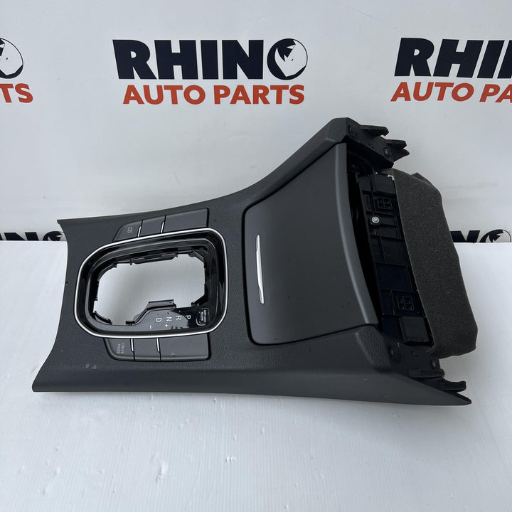 2017 -
  2025
  Hyundai
  i30
  Elite
  Shifter Surround