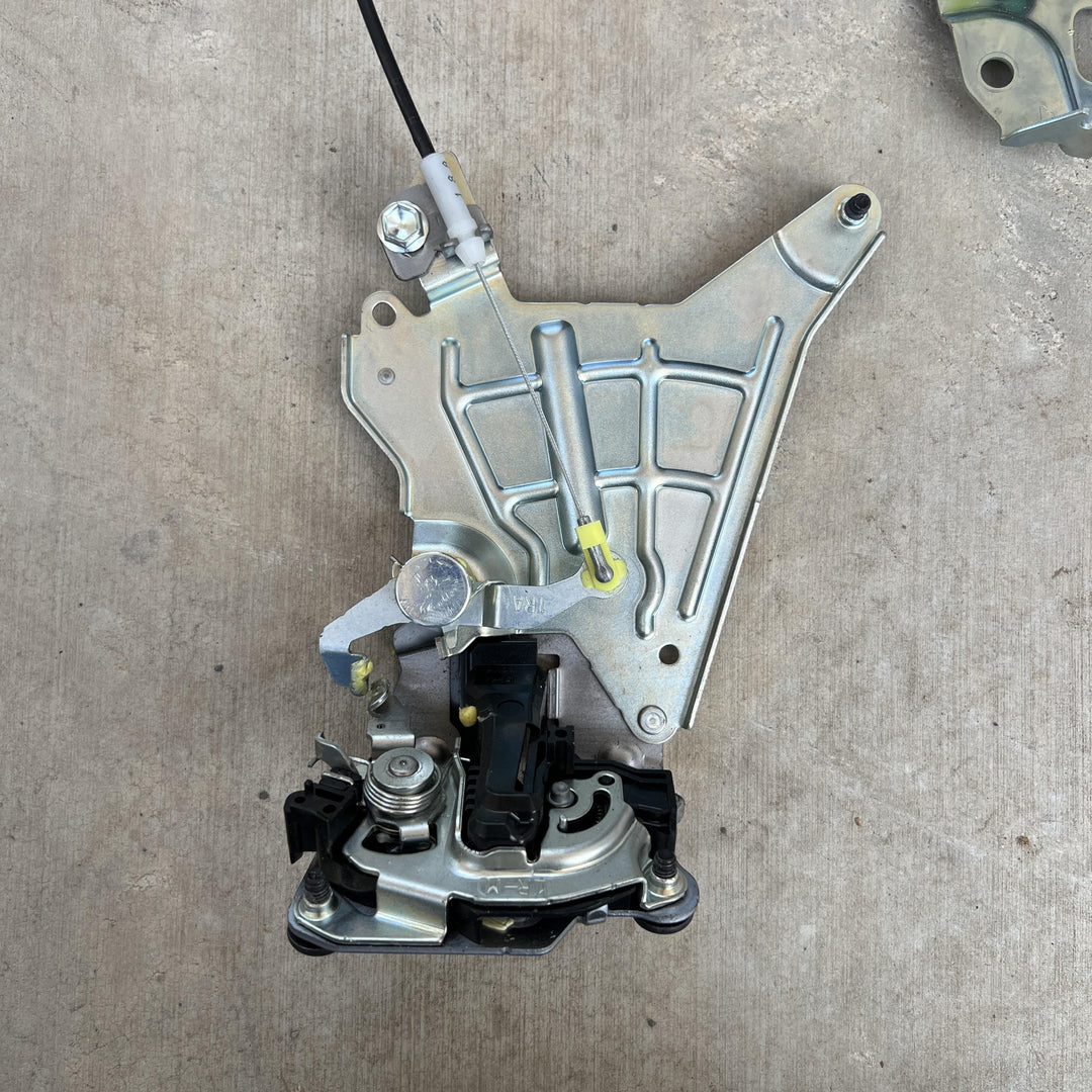 2021 Toyota Hiace VI H300 GDH300 - Right Rear Door Lock Actuator