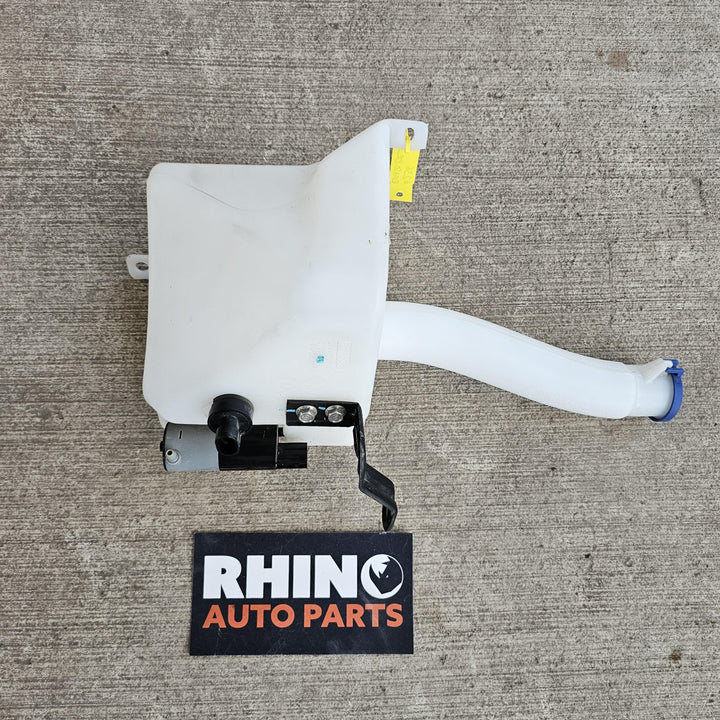 2018 -
  2022
  Ford
  Ranger
  XLS
  Washer Bottle
  AB3917B613EA