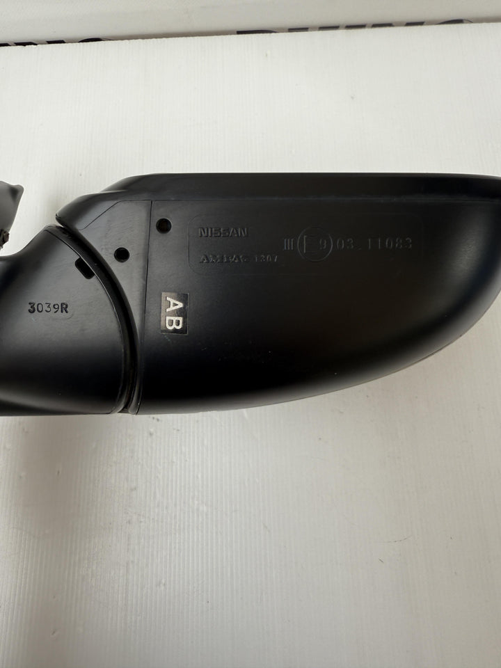 2015 -
  2021
  Nissan
  Navara
  ST
  Right Door Mirror