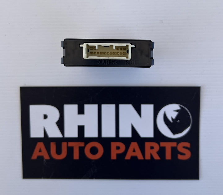 2016 Toyota Camry XV50 - Central Gateway Module PN: 8911133120