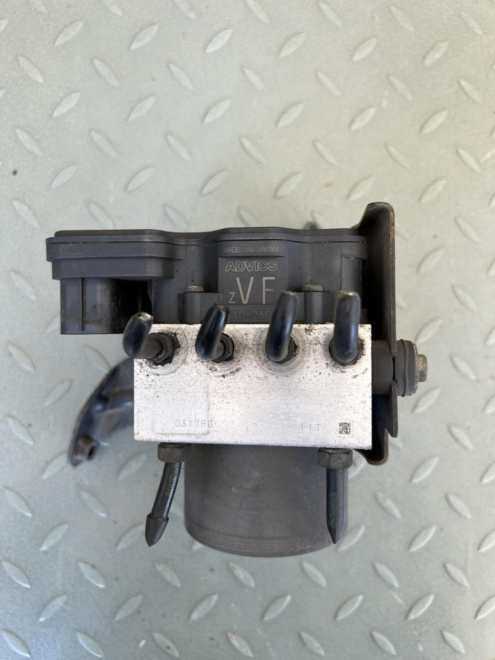 2016 Toyota Hiace V H200 - ABS Pump/Modulator
