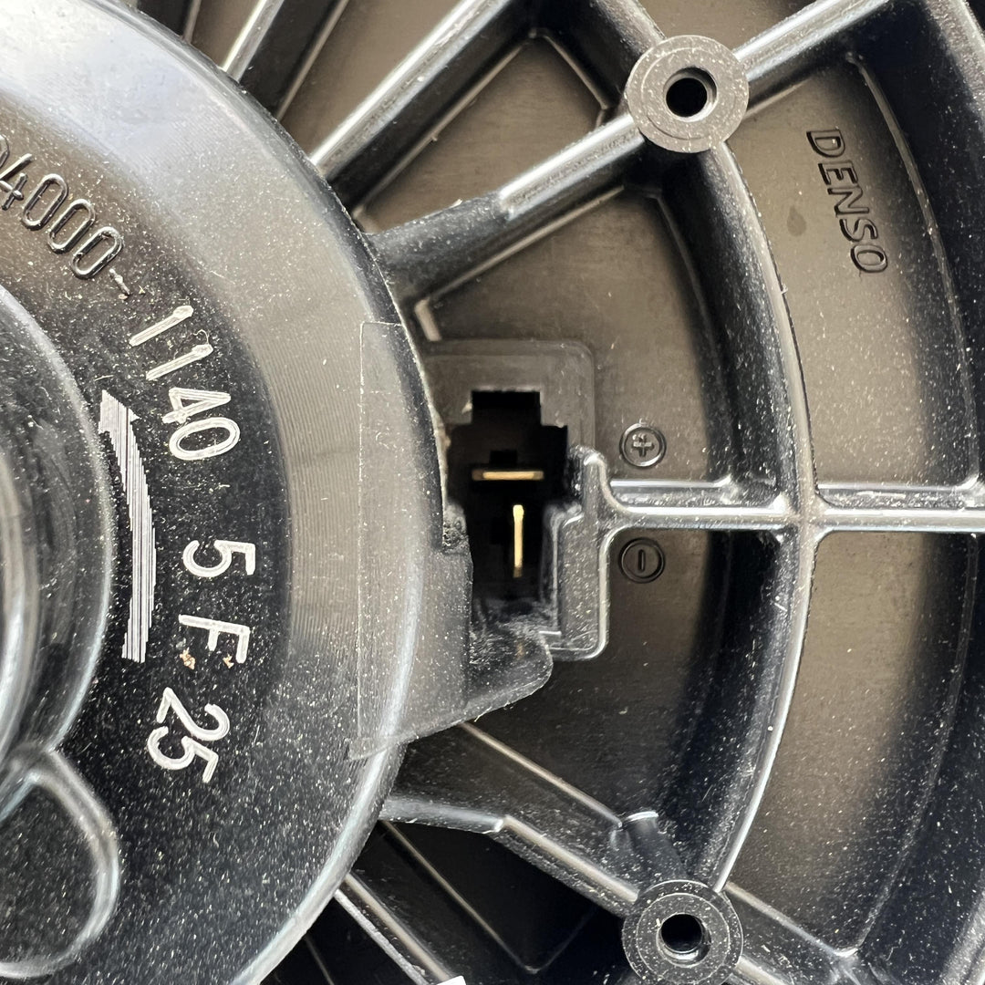 2004 Lexus IS200 E10 - Heater Fan Motor