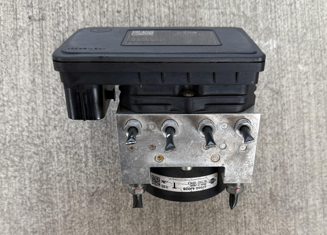 2015 -
  2021
  Nissan
  Navara
  ST
  ABS Pump/Modulator
  476604JD2B