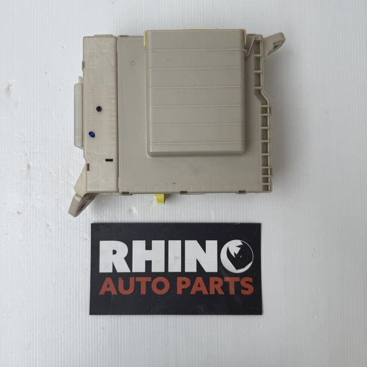 -
  
  Lexus
  GS300
  
  Interior Fuse Box
  8273030A72