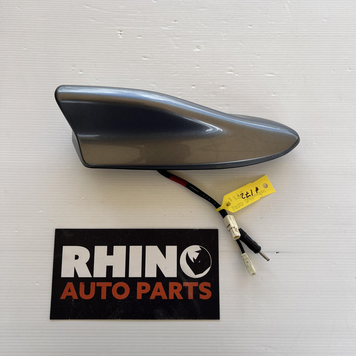 2015 -
  2021
  Mitsubishi
  Outlander
  Black Edition
  Antenna