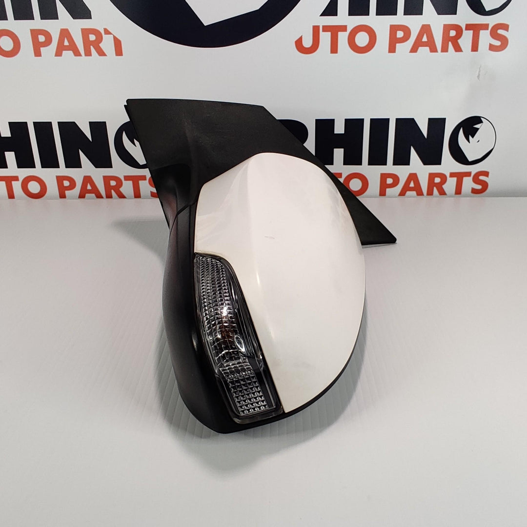 2012 -
  2018
  Toyota
  Corolla
  
  Left Door Mirror