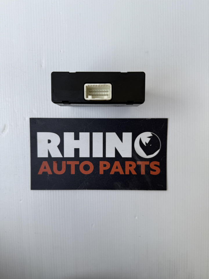 2015 -
  2021
  Nissan
  Navara
  ST
  Electronic Module
  284964JD0B