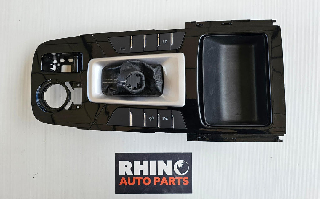 2022 Isuzu MU-X - Shifter Surround