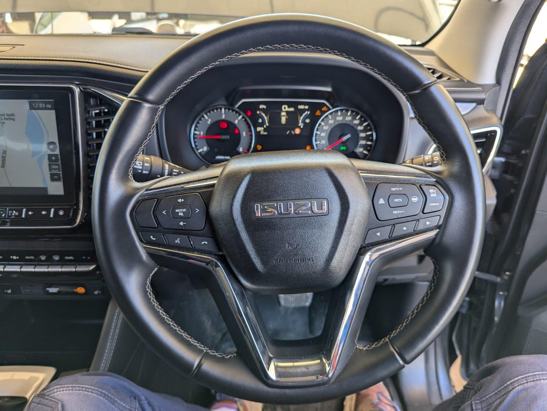 2022 Isuzu MU-X - Steering Wheel