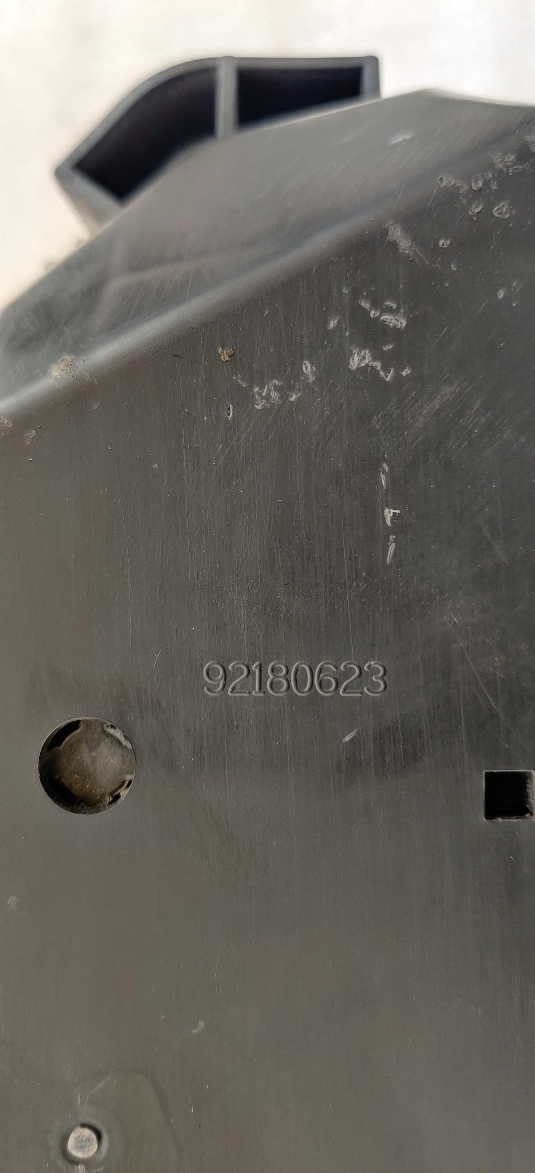 2006 -
  2013
  Holden
  Commodore
  VE
  Engine Cover
  92180623