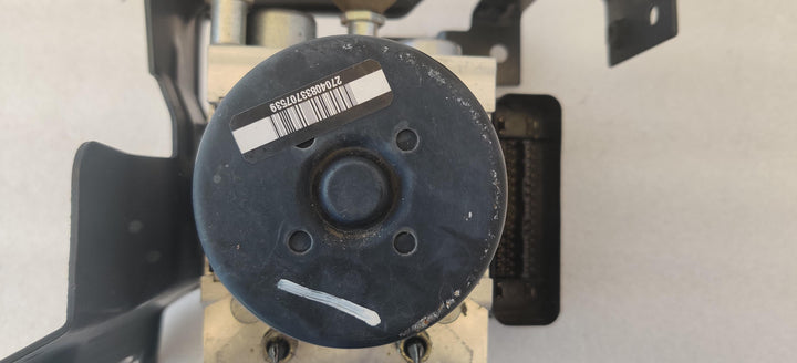 2005 -
  2015
  Nissan
  Navara
  STX
  ABS Pump/Modulator
  476605X70E