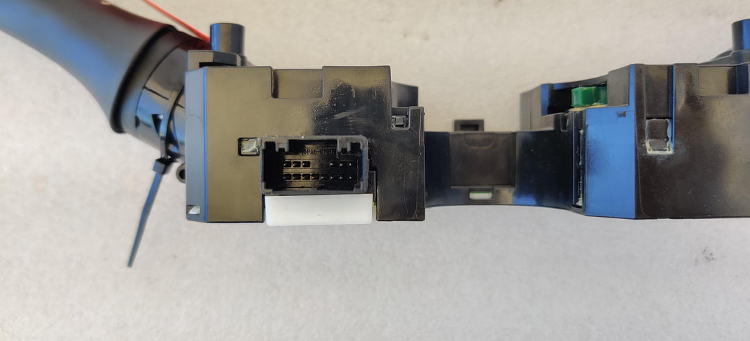 2015 -
  2025
  Nissan
  Navara
  
  Combination Switch