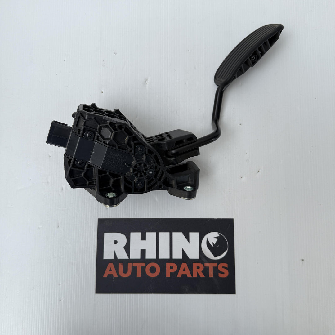 -
  
  Toyota
  Corolla
  Hybrid
  Accelerator Pedal
  7811012091